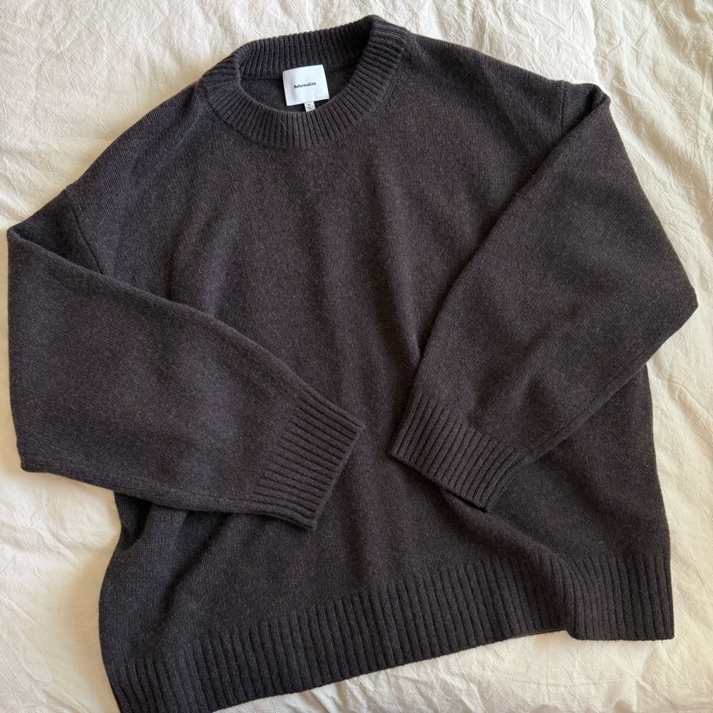 Reformation Cove Cashmere Oversized Crew in Compost